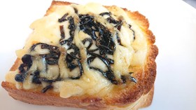 ふじっこ昆布マヨトースト