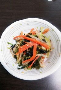 もやしと人参と豆苗のナムル