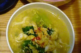 ロメインレタスと卵のスープ