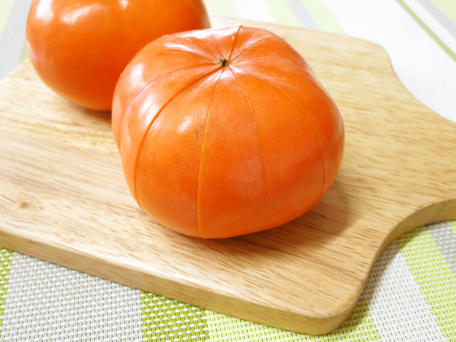 味覚の秋♪柿の綺麗な切り方＆むき方の画像