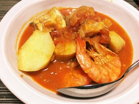 ストウブで簡単ブイヤベース風魚介煮込み
