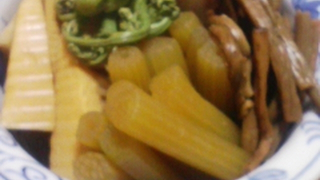 ぜんまいとわらびとふきの煮物 レシピ 作り方 By Ivuponta クックパッド 簡単おいしいみんなのレシピが352万品