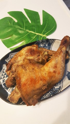 骨付き鶏もも肉ガーリック♪オーブンで簡単