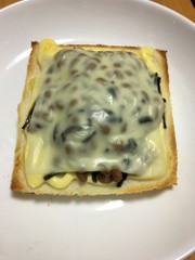 フジッコ煮×納豆トーストの写真