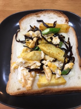 ふじっこ煮とさつまいものおかずパン