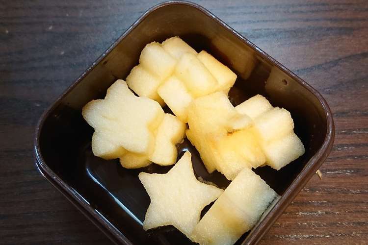 お弁当にも可愛い 型抜きリンゴ レシピ 作り方 By ともみん クックパッド 簡単おいしいみんなのレシピが354万品