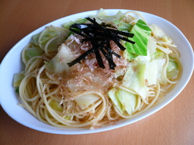 キャベツとおかかのポン酢バター パスタ