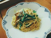 舞茸とほうれん草のカルボナーラの写真
