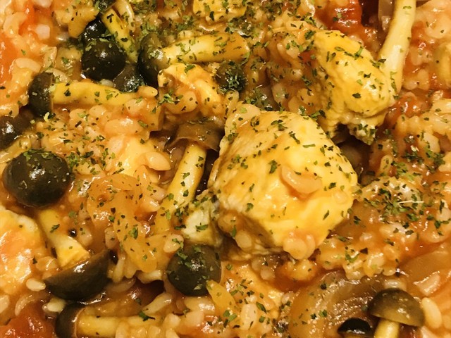 トマト缶 ケチャップ 煮込みチキンライス レシピ 作り方 By Bistromiti クックパッド