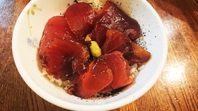 マグロの黒蜜漬け丼