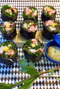 紫水菜カニカマ海苔巻きサラダ