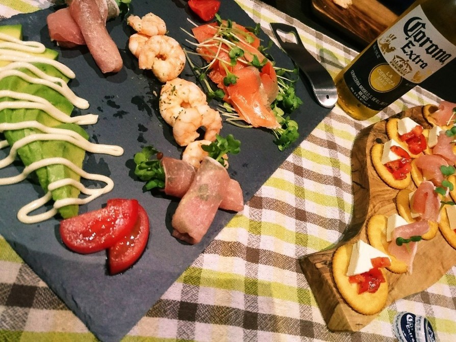 キャンプ飯⛺前菜とカプレーゼの画像