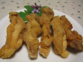 シンプルに塩だけで♪鶏のスティック揚げ