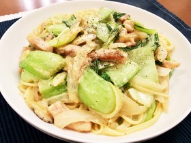 青梗菜とベーコンの和風クリームパスタ