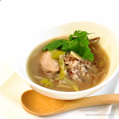 炊飯器de簡単♡ほっこり♡雑穀米の参鶏湯の写真