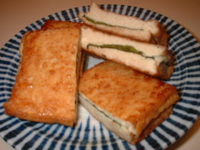 厚揚げのチーズ大葉挟み焼き