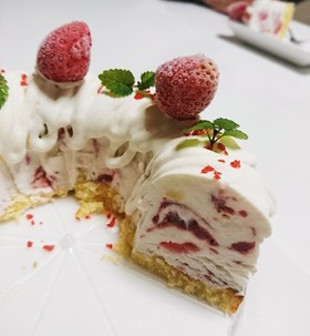 いちごたっぷり☆アイスケーキ