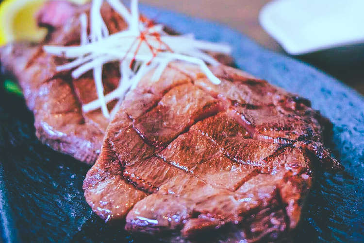 肉厚やわらか 旨み満点 牛タンの塩焼き レシピ 作り方 By 低温調理器boniq クックパッド 簡単おいしいみんなのレシピが360万品