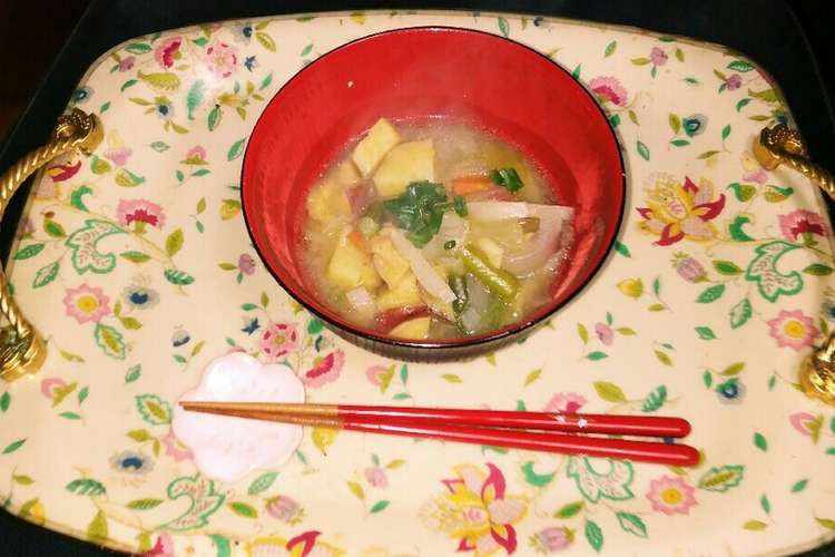松山あげ Q 彩り具沢山味噌汁 レシピ 作り方 By フラダンス17 クックパッド 簡単おいしいみんなのレシピが352万品