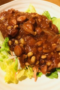 納豆のチリコンカン風ソースのサラダ