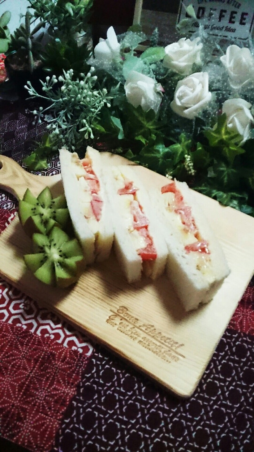 トマトとばななのサンドイッチ♡の画像