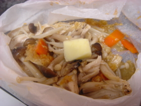鶏ときのこのゴマ味噌包み