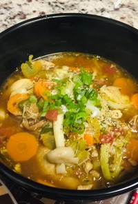 ロティサリーチキンとファッロの野菜スープ
