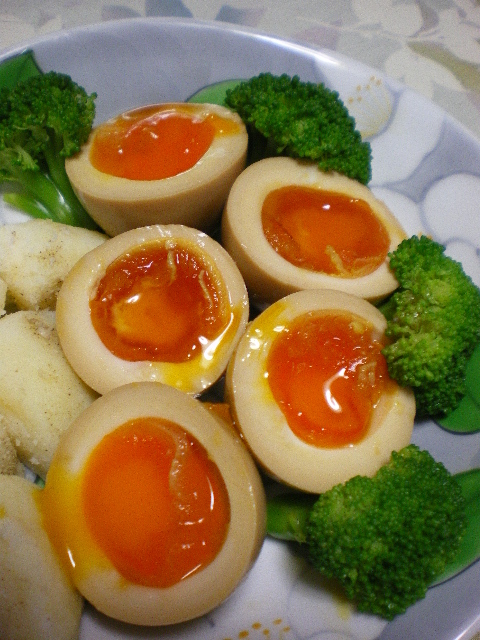 半熟ゆで卵でラーメン屋の煮卵の画像