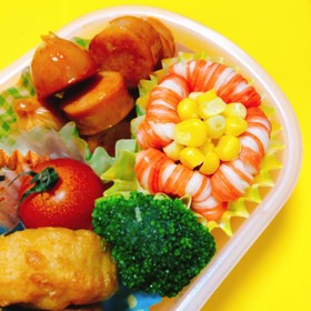 子供大喜び!簡単カニカマでお花カップ♡