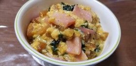 霜降りシメジと柿の実のスクランブルエッグ