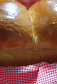 ほっかほかの山型食パン