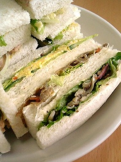 キンピラの和風サンドイッチの写真
