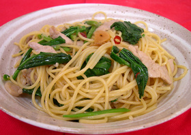 ほうれん草と豚肉のパスタ☆ペペロンチーノ