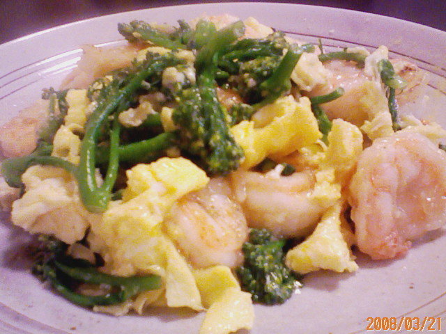 えびとブロッコリーと卵の中華炒めの画像