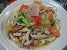 イタリアントマトときのこのパスタ