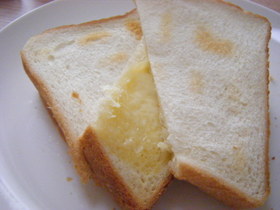 トースターで★とろ~りチーズホットサンド