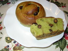 おせちの黒豆で★HBで黒豆抹茶ロールパン