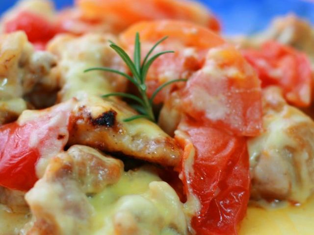 チキンとトマトのフライパンチーズ焼き レシピ 作り方 By キャラメリーナ クックパッド 簡単おいしいみんなのレシピが375万品