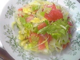 スモークサーモンとセロリのマリネサラダ