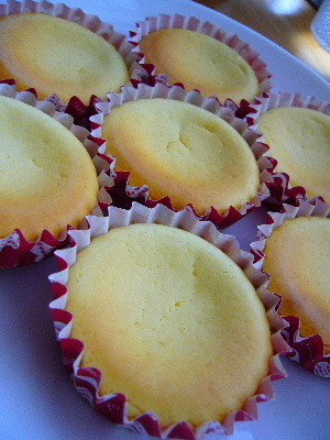 レモン風味のプチチーズケーキの画像