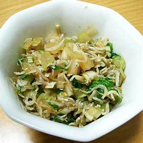 ゴマ油でウマ~ セロリとシラスの和え物
