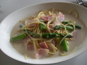 ベーコンとアスパラのスープパスタ