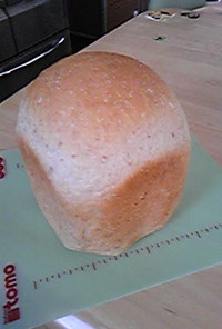 アーモンドパウダーで食パン「HB」