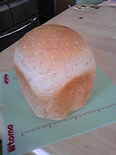 アーモンドパウダーで食パン「HB」の写真