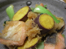 野菜もたっぷり~鮭のおろし和え