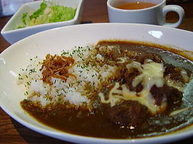 自家製ミートボールのチーズカレー