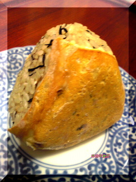 チーズを背負った焼きおにぎり