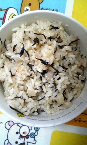 こんにゃくたっぷり!シンプルなひじきご飯