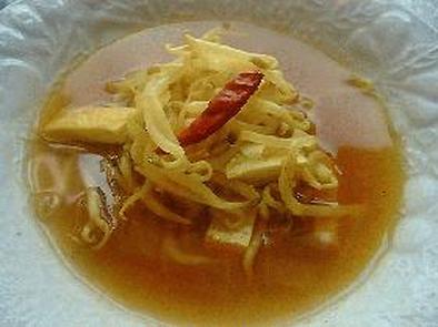 モヤシのカレースープの写真