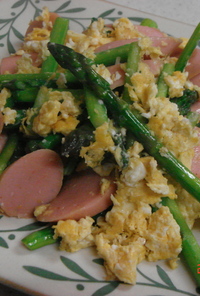 アスパラと魚肉ソーセージの中華風卵とじ